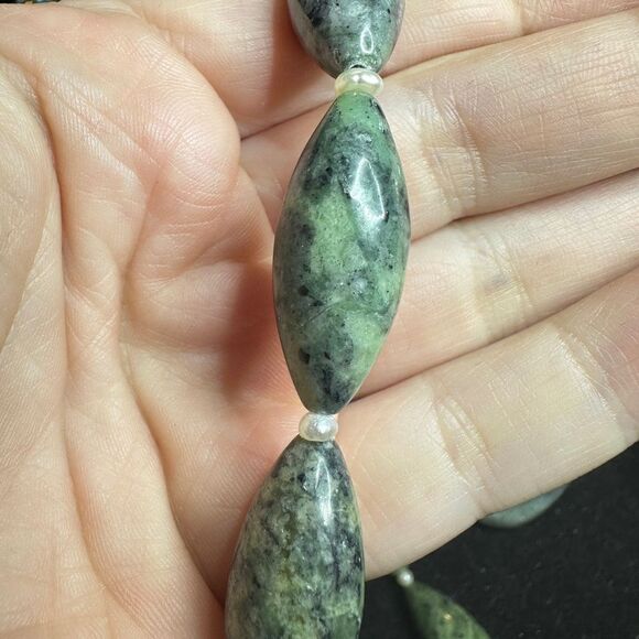 16" Vintage GSJ nephrite jade, pearl and sterling silver clasp necklace! - Picture 4 of 14